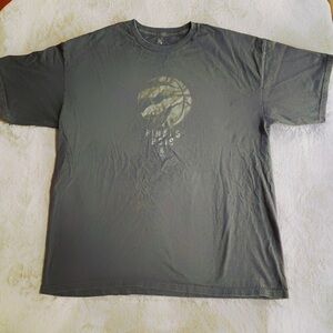Peace collective Toronto raptors T-shirt size XL